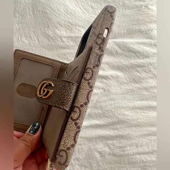 👑✅PRICE FIRM✅Monogram Fashion iPhone Crossbody GG Wallet Case. Like new! - Picture 7 of 14